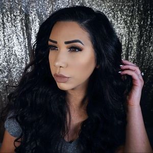 Meet your Posher, Courtney